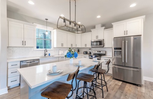 Zebulon Casa | Haven On Old Bunn 3 BR/2.5 BA Home with Pond Access only 20 minutes from Raleigh