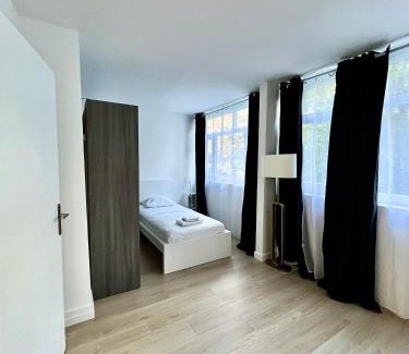 Seine-et-Marne Apartamento | Haven Park - Appartement entier spacieux de 4 chambres 10 min RER D, 35 min de Paris, NETFLIX, FIBRE OPTIQUE, PLACE DE PARKING