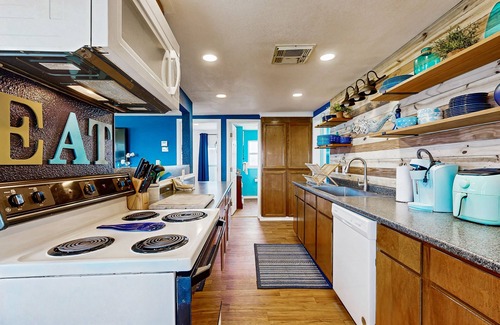 Surfside Beach Casa | Haven | Steps to Beach | Large Deck | Pet Friendly
