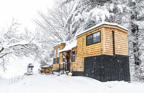 Johnson Casa | Haven Tiny House w hot tub on river near Stowe