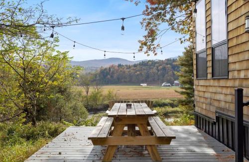Johnson Casa | Haven Tiny House w hot tub on river near Stowe