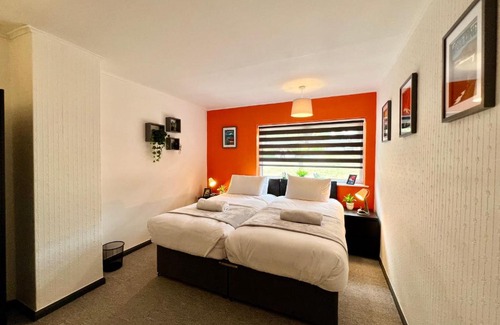 Clifton Casa | Havenwood House - Great for Contractors or Family Holidays