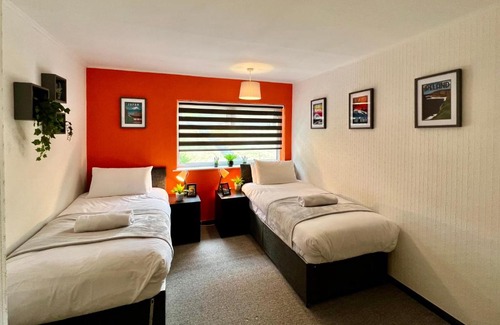 Clifton Casa | Havenwood House - Great for Contractors or Family Holidays