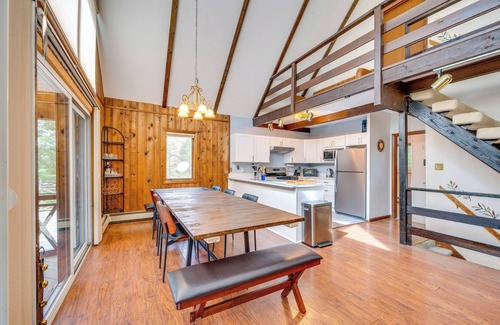 Woodsville Casa | Haverhill Mtn Retreat: Hike, Ski, Relax in Hot Tub