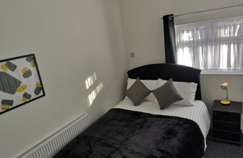 Pettits Casa | Havering Hotel