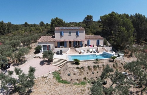 Eyguieres Condominio | Havre de Paix au Bord des Alpilles