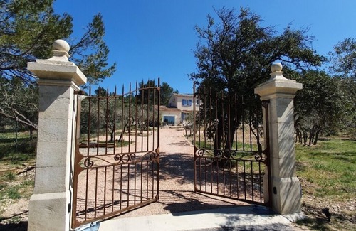 Eyguieres Condominio | Havre de Paix au Bord des Alpilles