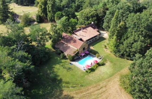 Carves Casa | Havre de Paix: Maison de Campagne Avec Piscine