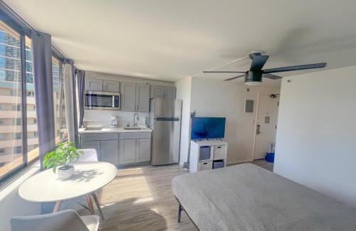 McCully - Moiliili Apartamento | Hawaiian Monarch 1804 condo