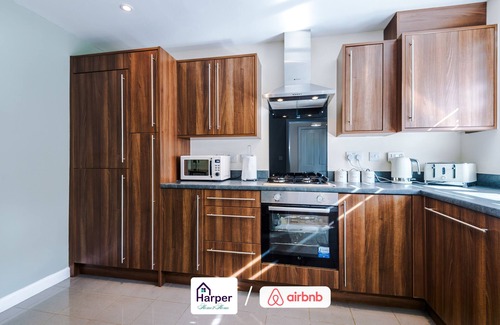 Ewloe Casa | Hawarden/Semi/Lounge Diner/Driveway Parking