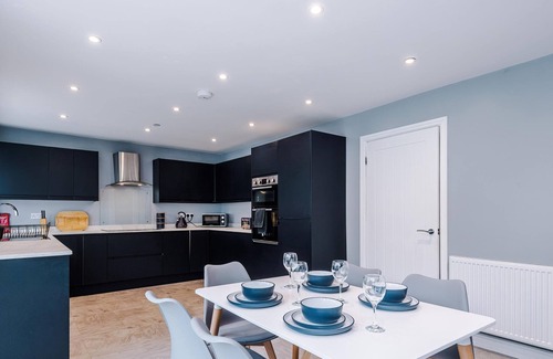 Ewloe Casa | Hawarden Very Spacious/ Detached/5 bed Driveway