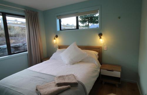 Lake Hawea Casa | Hawea Mountain cottage