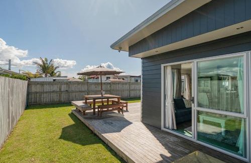 Cooks Beach Casa | Hawk Hill Getaway - Cooks Beach Holiday Home