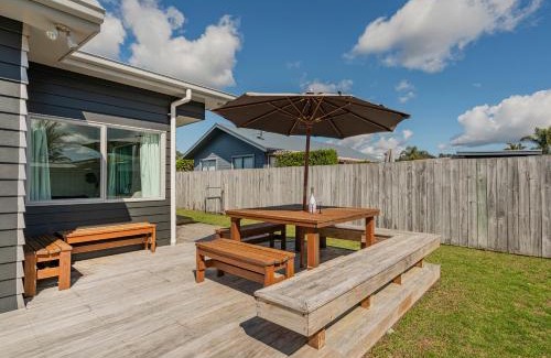 Cooks Beach Casa | Hawk Hill Getaway - Cooks Beach Holiday Home
