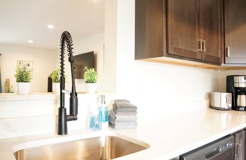 Hermantown Casa | Hawk's Nest | New Construction 3 Bedroom Townhome