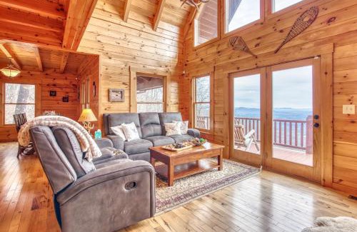 Lake Lure Casa | Hawk's View Log Cabin