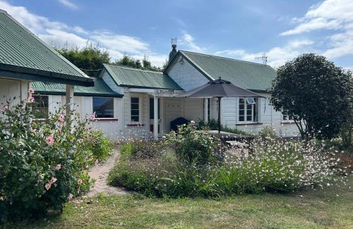 Clive Casa | Hawkesbury Cottage