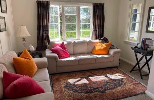 Clive Casa | Hawkesbury Cottage
