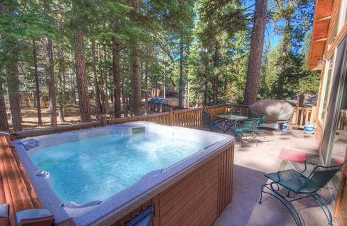 North Upper Truckee Casa | Hawks View Hideaway by Lake Tahoe Accommodations