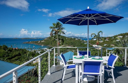 Estate Chocolate Hole and Great Cruz Bay Villa | Hawksbill, una sensación de casa de playa moderna de dos dormitorios con acabados de alta gama