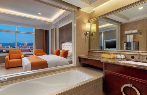 Luxi Hotel | Hawthorn by Wyndham Dehong Mangshi