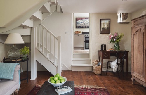 Sticklepath Cabaña | HAWTHORN COTTAGE AT COLLIHOLE, romantic, with open fire in Chagford