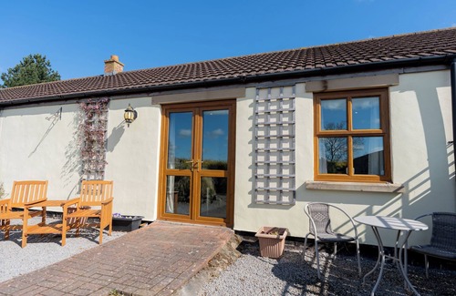 Richmond Cabaña | HAWTHORN COTTAGE, pet friendly, with open fire in Eppleby