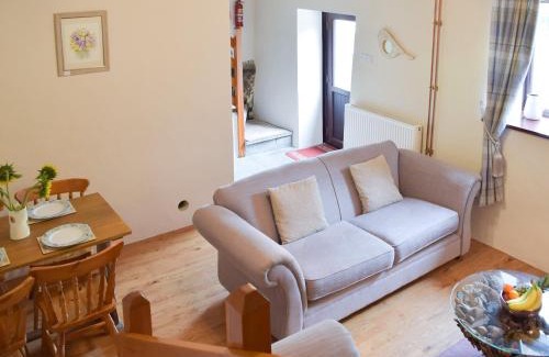 Dinas Cross Casa | Hay Barn - Dinas Country Club