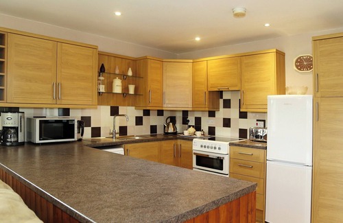 Maidstone Cabaña | Hay Fields, Tilmangate Farm