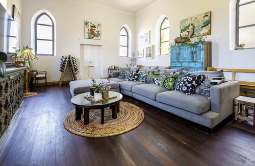Hay Valley Casa | Hay Valley Chapel & Cemetery BNB