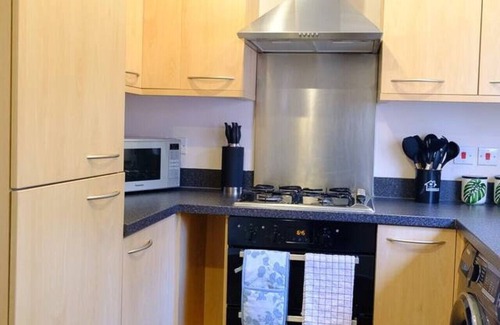 Swindon Casa | Haydon Stays Swindon ( 5Bed sleeps 9)
