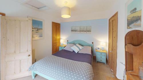 Hayle Casa | Hayle Saffron Cottage 2 Bedrooms