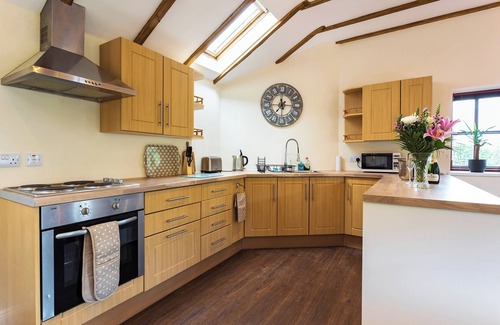 Gilcrux Cabaña | Hayloft Cottage, Romantic pet Friendly Cottage Near Lake District National Park