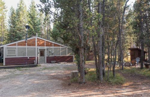 Island Park Casa | Hayloft Hollow