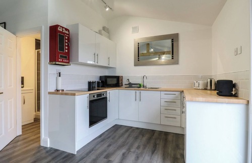 Wouldham Cabaña | HAYMENS WHARF, family friendly, character holiday cottage in Wouldham