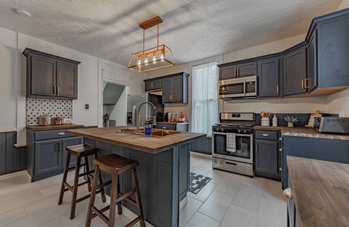 Evansville Casa | Haynie's Corner “Historic Indigo House”