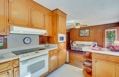 Haysi Casa | Haysi Nature Getaway w/ Fire Pit & On-Site Creek!