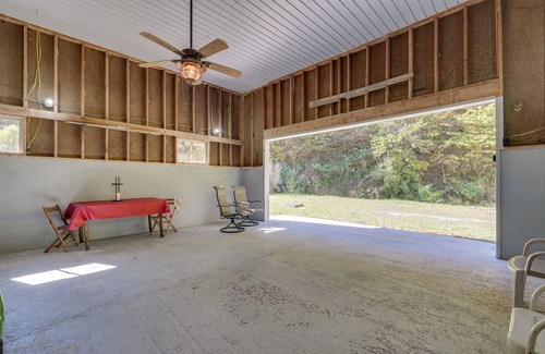 Haysi Casa | Haysi Nature Getaway w/ Fire Pit & On-Site Creek!