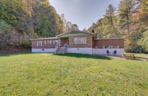 Haysi Casa | Haysi Nature Getaway with Fire Pit and On-Site Creek!