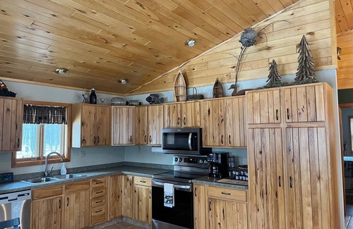 Hayward Cabina | Hayward, WI - Fish the Famous Chippewa Flowage! New Owners!