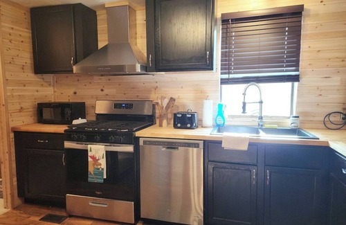 Shingleton Cabina | Haywire Haus, Pictured Rocks, Hot Tub, ORV Trail