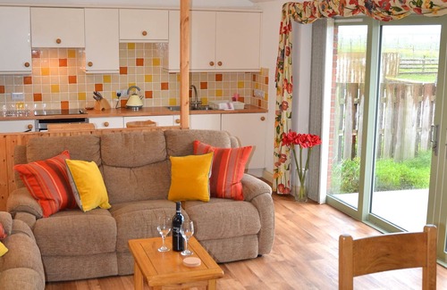 Grampound Cabaña | Hazel Cottage Propósito Construido Silla de ruedas Friendly Cottage