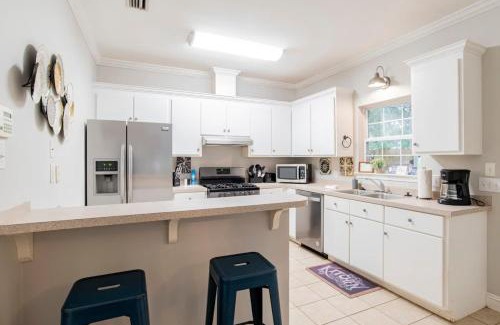 Mobile Casa | Hazel's Happy Hideaway- Midtown Mobile!
