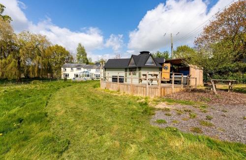 Llanvair Kilgeddin Cabina | Hazel wood lodge