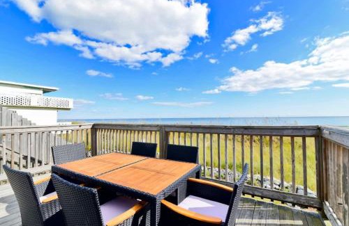 Cherry Grove Beach Casa | HAZELS CHILD II Beach House DIRECT OCEANFRONT Ocean and Pier Views