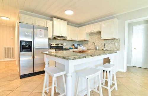 Cherry Grove Beach Casa | HAZELS CHILD II Beach House DIRECT OCEANFRONT Ocean and Pier Views