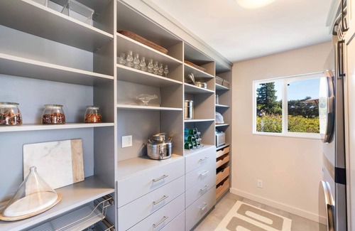 Geyserville Casa | Healdsburg 3-Bedroom Home Surrounded by Manicured Gardens and Stunning Vineyards