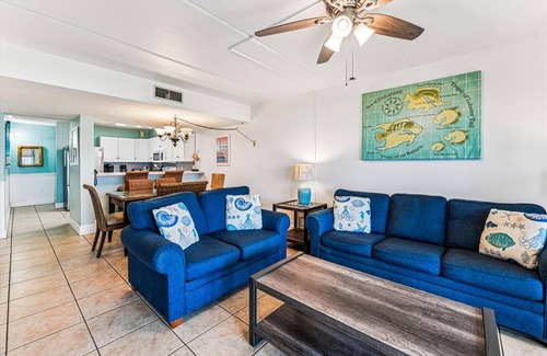 St. George Island Condominio | HEAR THE ROAR of the ocean and the slow flapping of the blue herons.
