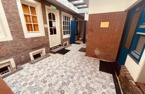 Red Light District Hostal | Heart of Amsterdam Hostel