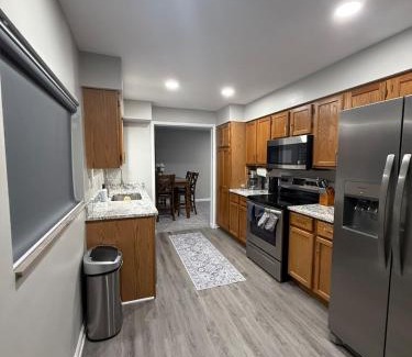 Burns Park Casa | Heart of Ann Arbor Stay